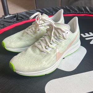 Nike Women's Air Zoom Pegasus 36 Running Shoes